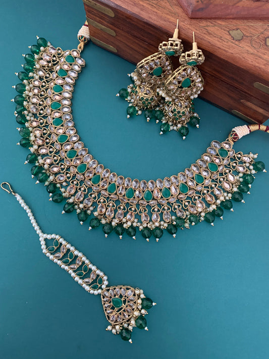 Ravina polki choker in emerald green