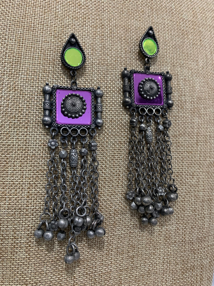 Black metal oxi earring with afgani details