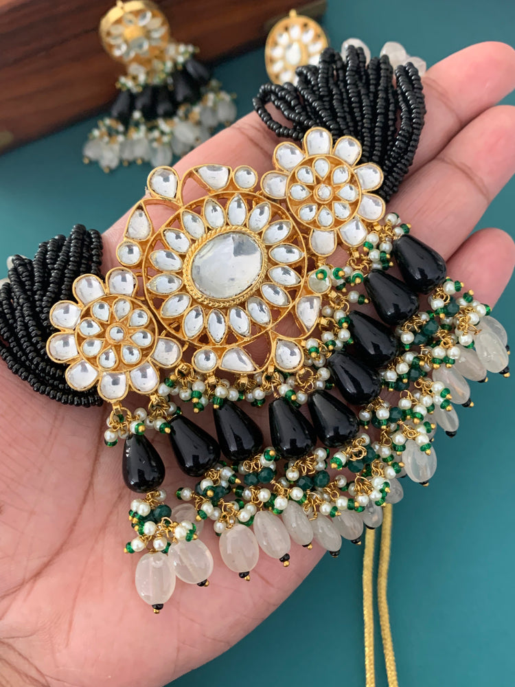 Tatiyana pachi kundan choker in black